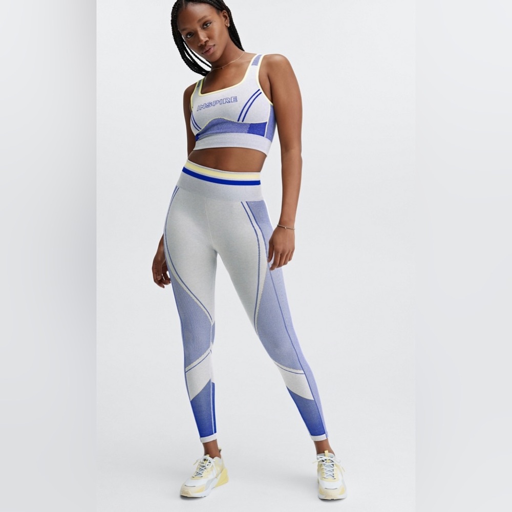 Fabletics Inspire Seamless Panel Sports Bra and Leggings Set
